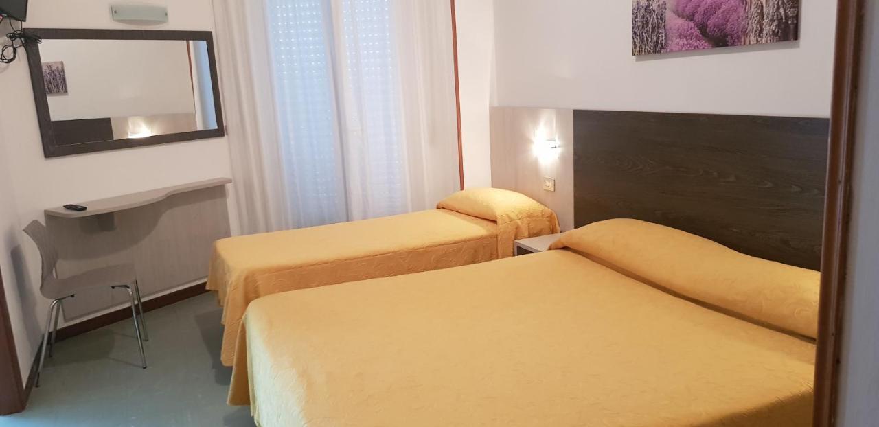 Hotel Monaco - Parcheggio Incluso Min 2 Gg Μιλάνο Μαριτίμα Εξωτερικό φωτογραφία