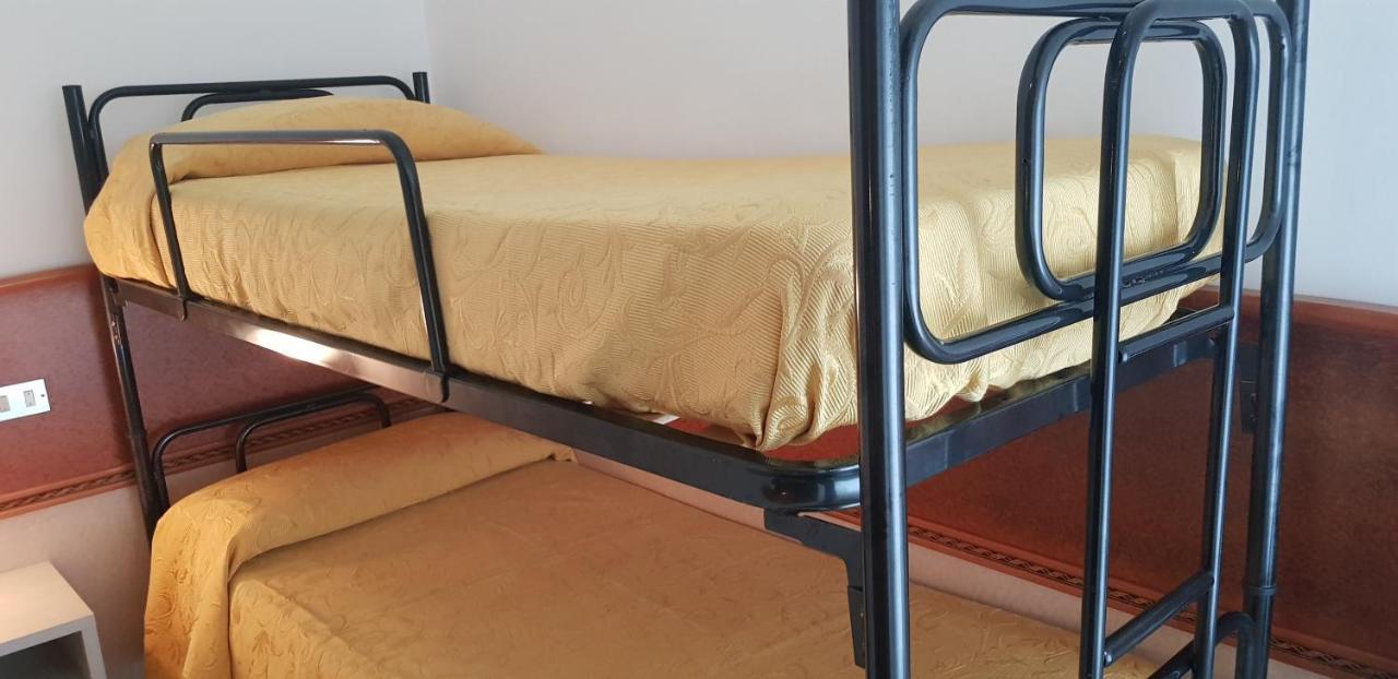 Hotel Monaco - Parcheggio Incluso Min 2 Gg Μιλάνο Μαριτίμα Εξωτερικό φωτογραφία
