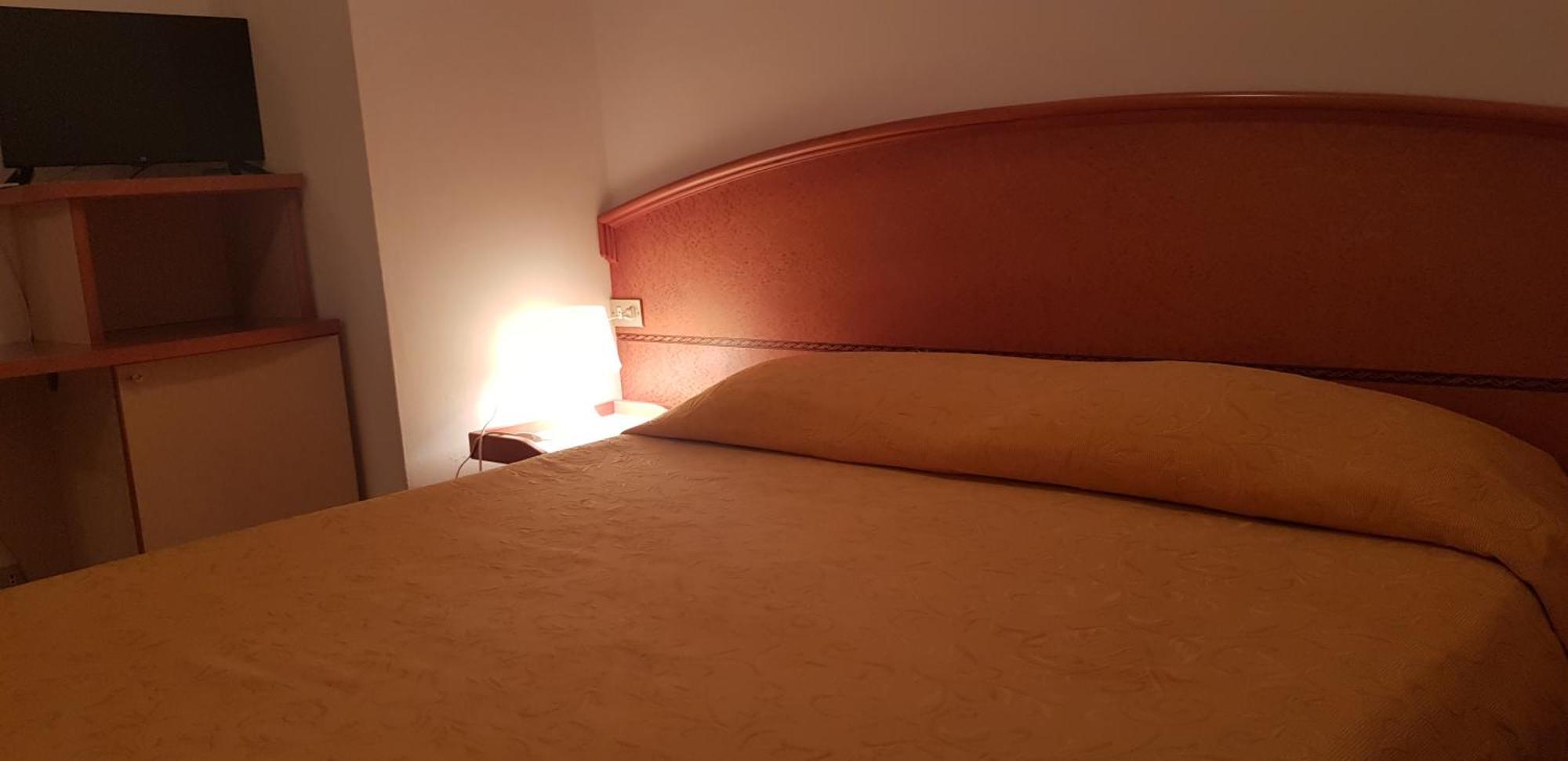 Hotel Monaco - Parcheggio Incluso Min 2 Gg Μιλάνο Μαριτίμα Δωμάτιο φωτογραφία