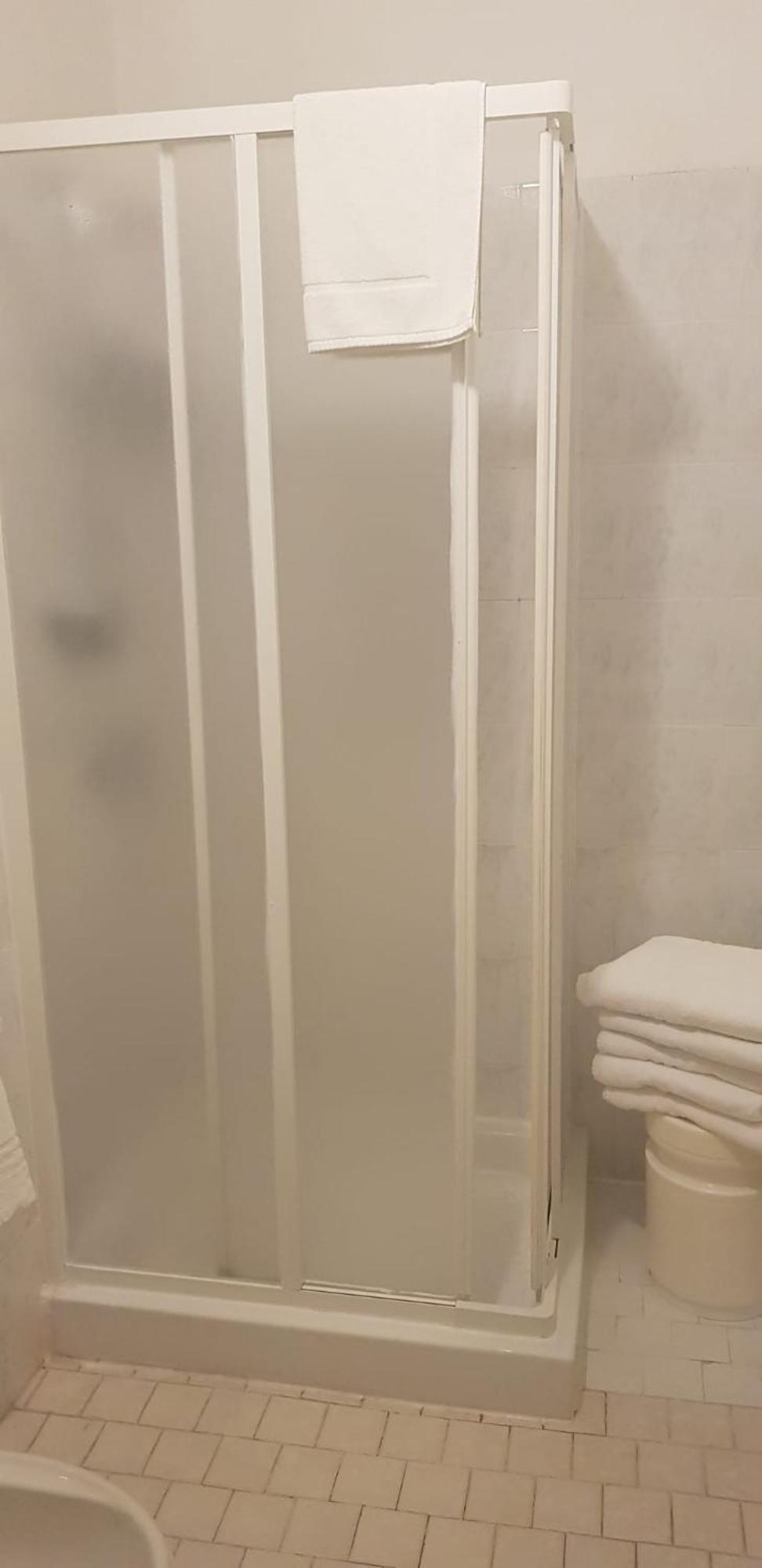 Hotel Monaco - Parcheggio Incluso Min 2 Gg Μιλάνο Μαριτίμα Δωμάτιο φωτογραφία