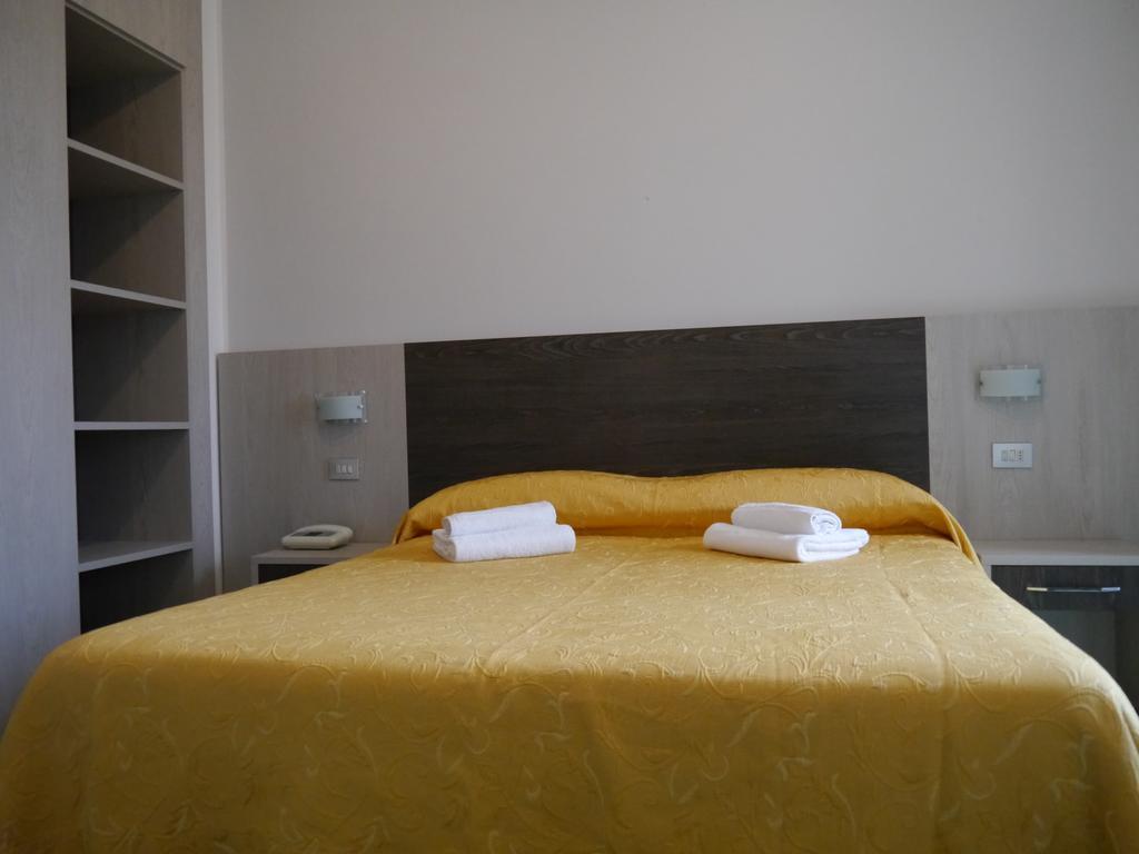 Hotel Monaco - Parcheggio Incluso Min 2 Gg Μιλάνο Μαριτίμα Εξωτερικό φωτογραφία